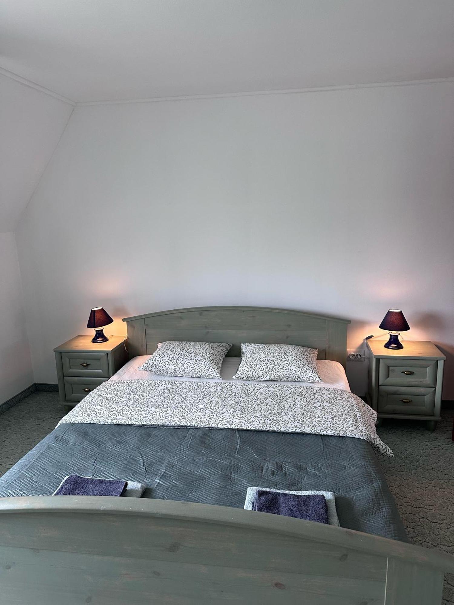 Eden Panzio Aparthotel บุค ภายนอก รูปภาพ