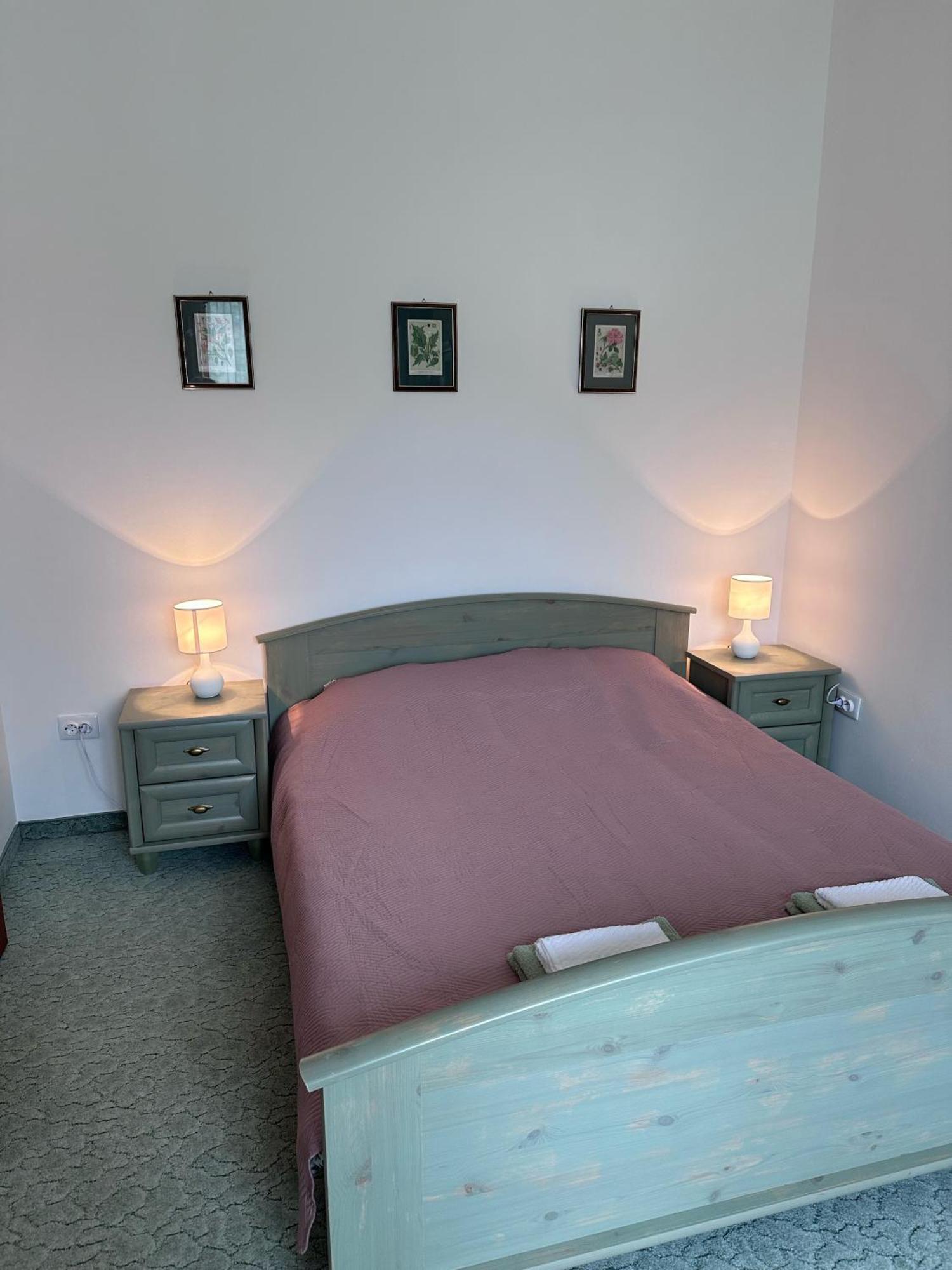 Eden Panzio Aparthotel บุค ภายนอก รูปภาพ