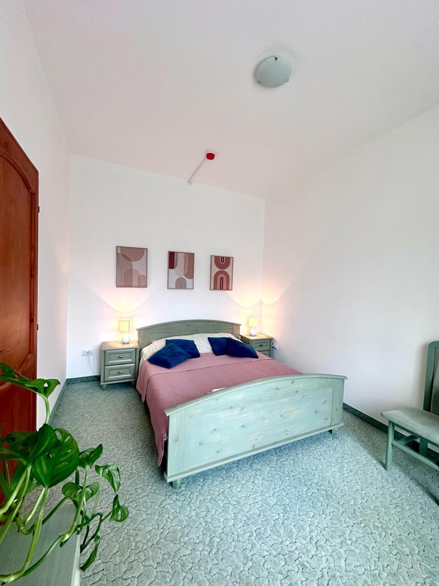 Eden Panzio Aparthotel บุค ภายนอก รูปภาพ