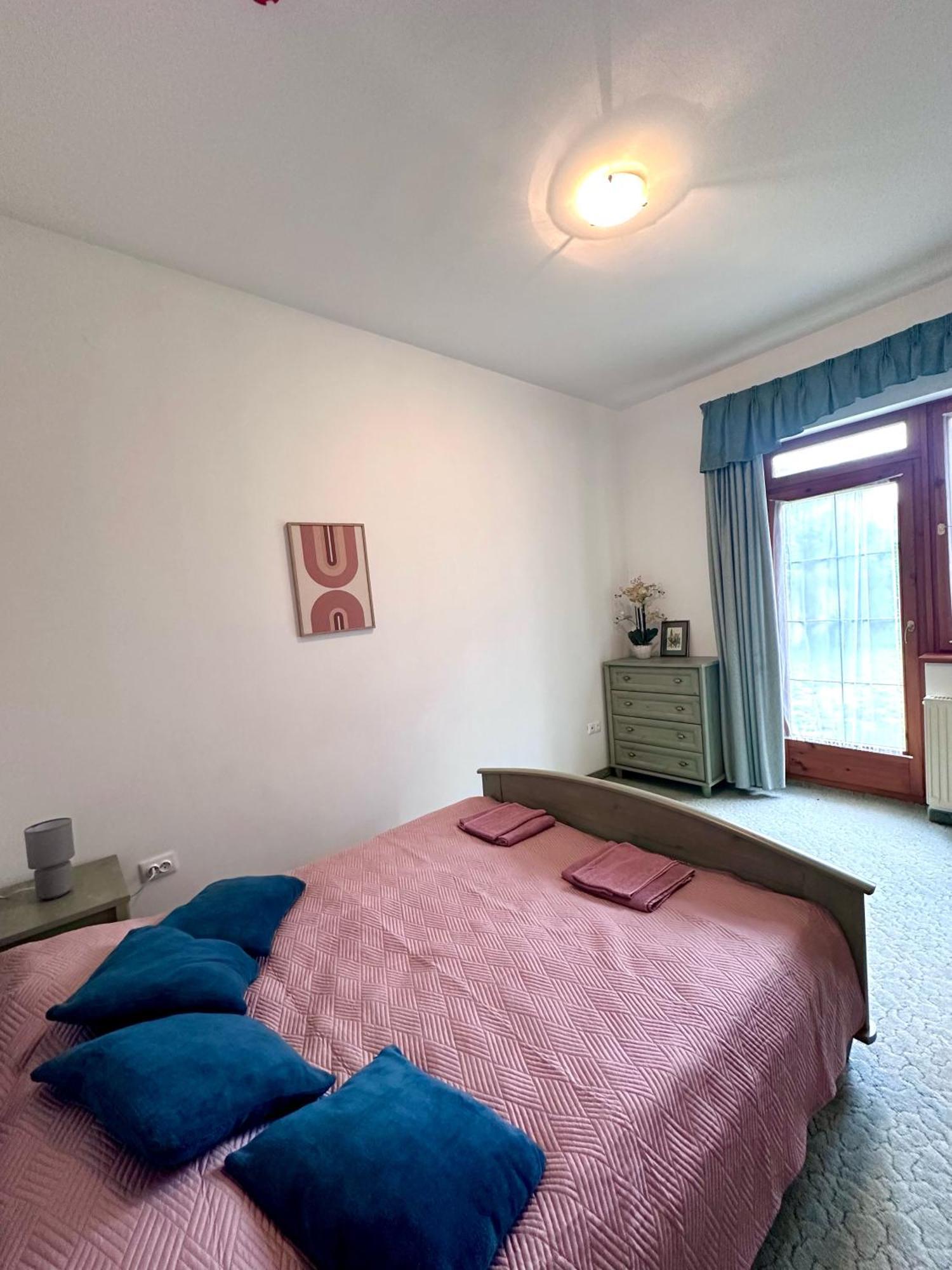 Eden Panzio Aparthotel บุค ภายนอก รูปภาพ