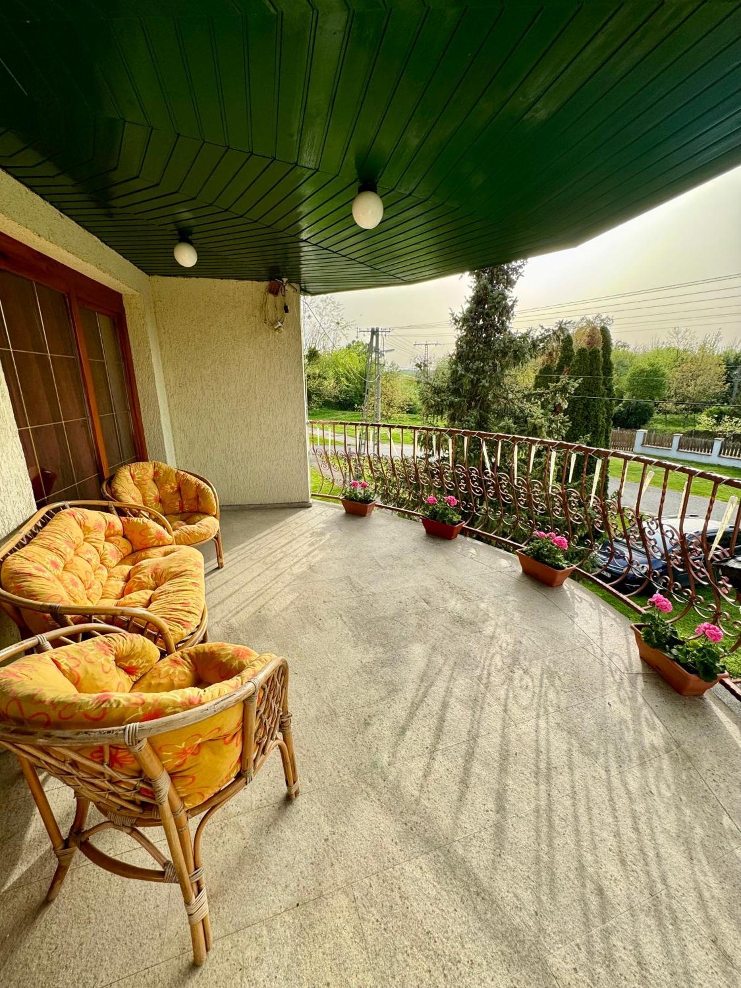 Eden Panzio Aparthotel บุค ภายนอก รูปภาพ