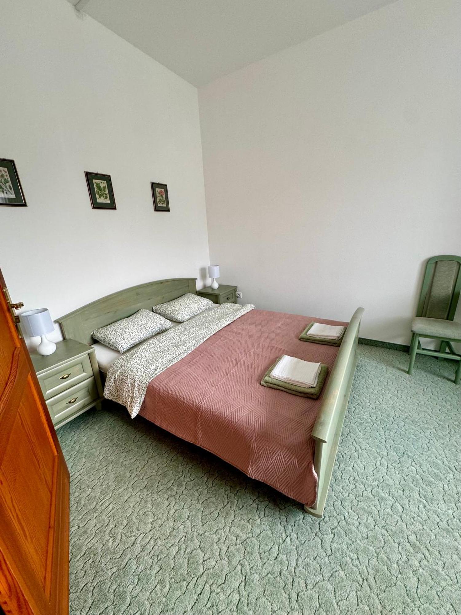 Eden Panzio Aparthotel บุค ภายนอก รูปภาพ