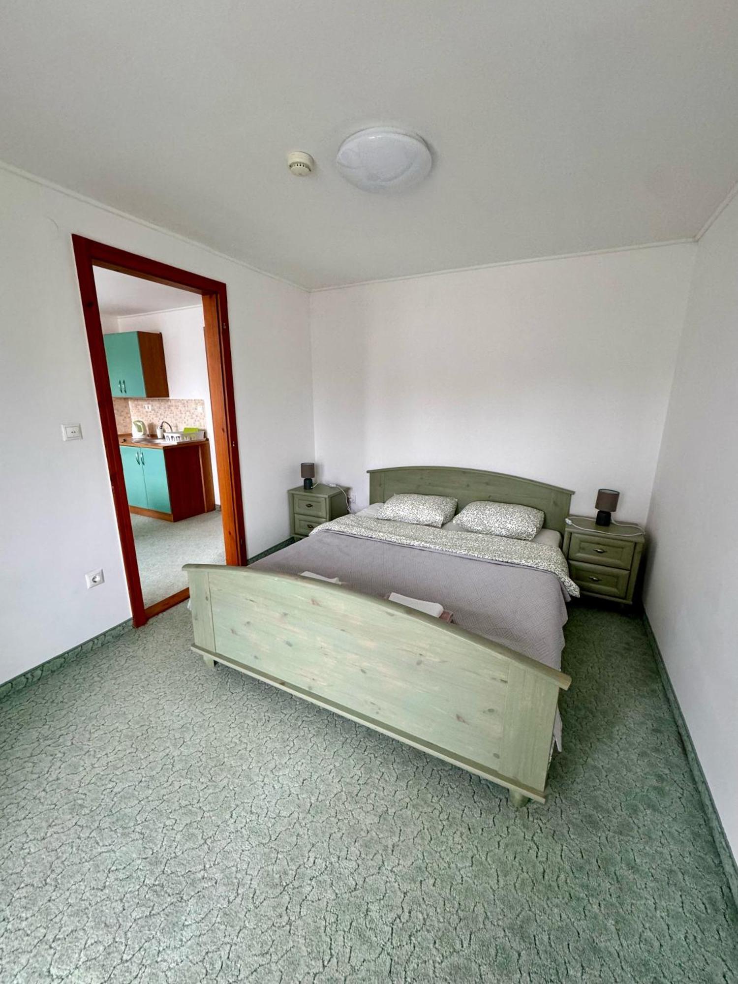 Eden Panzio Aparthotel บุค ภายนอก รูปภาพ