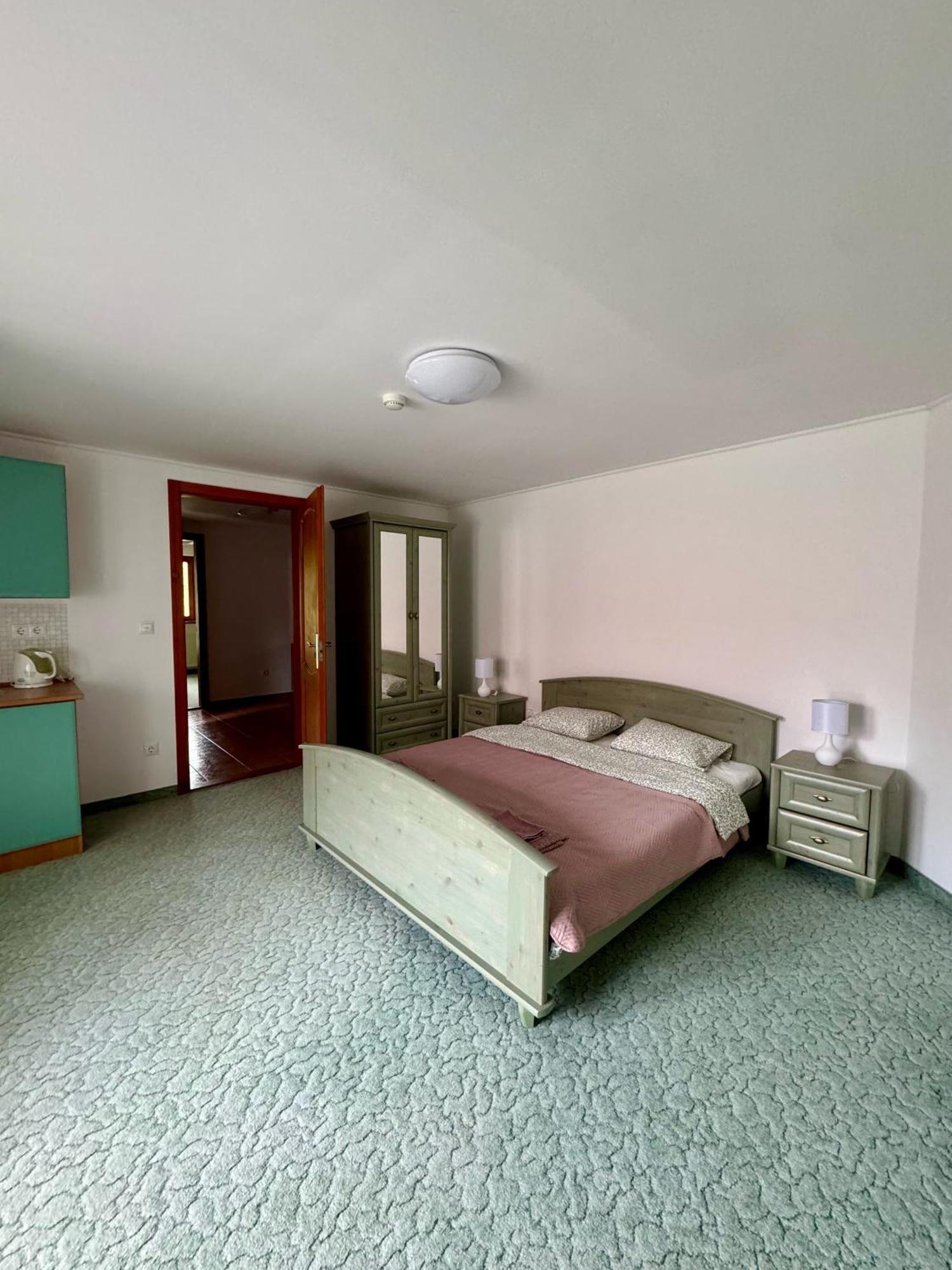 Eden Panzio Aparthotel บุค ภายนอก รูปภาพ